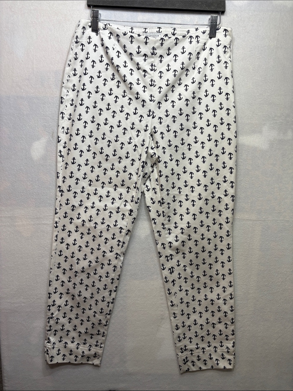 Charter club classic fit white and navy anchor pants Size 6 NWOT